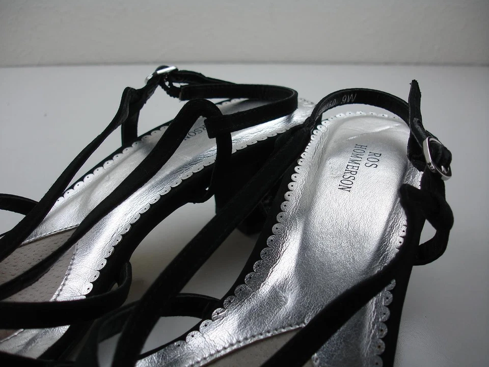 Sandalias de tacón de vestir con tiras negras perladas Ros Hommerson de 9 W de ancho para mujer Foto 4 de 4