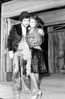 Gigi Proietti Ornella Vanoni in the TV show Fatti e fattacci 1975 Old Photo 3