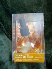 Cuccio Naturale Luxury Spa Revitalizing Cuticle Oil - Pomegranate & Fig 2.5fl.oz