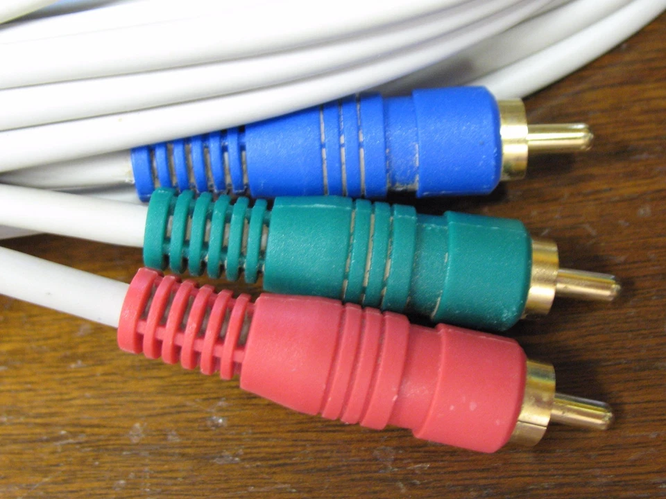 Composite AV 3 RCA Cable Blue Green Red (Video) Male To Blue Green Red Male VGUC - Image 2 of 2