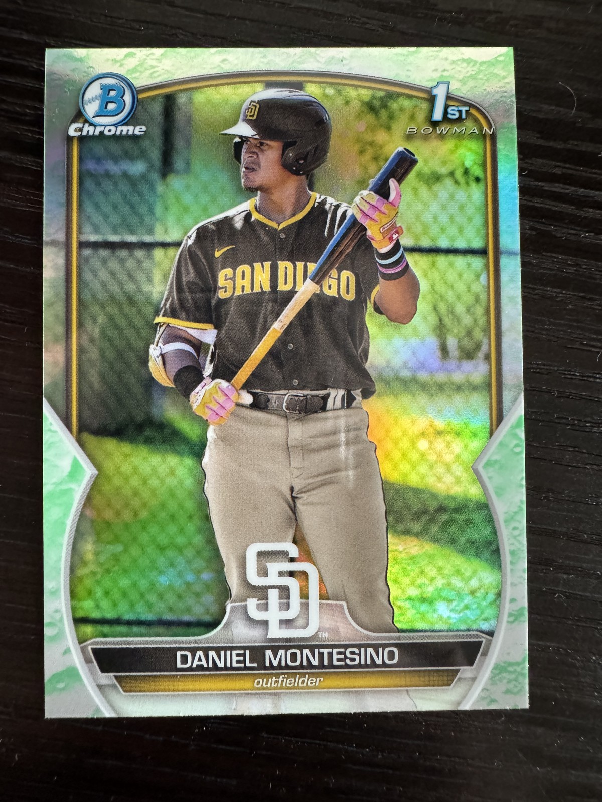 2023 Bowman #BCP-114 Daniel Montesino Chrome Prospects Lunar Glow Refractors