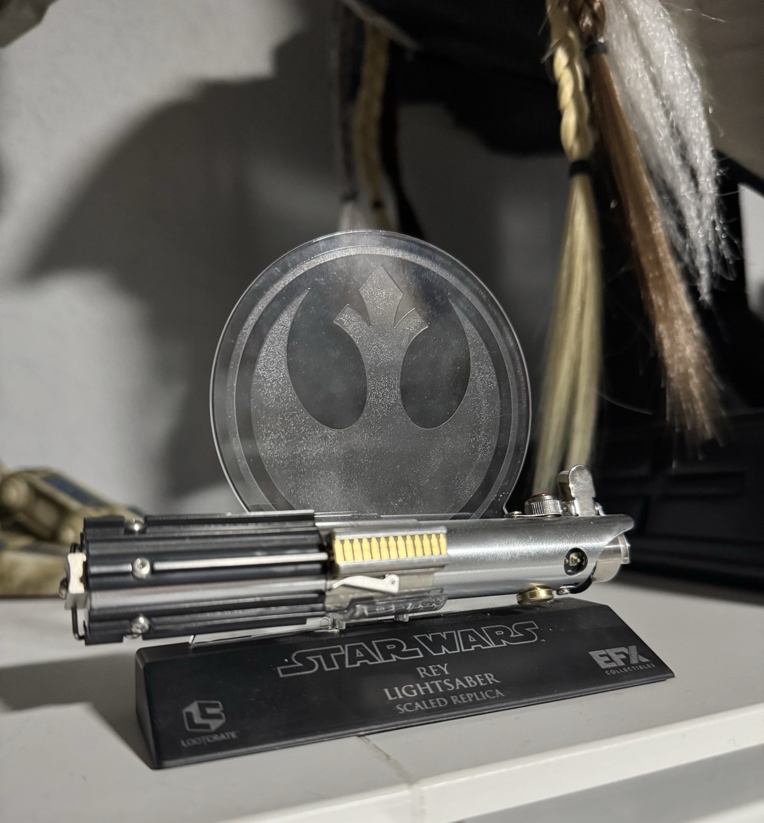 Star Wars Rey Lightsaber - Réplica a escala (EFX Collectibles / Lootcrate)