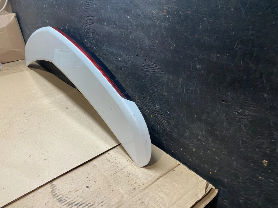 Alerón trasero Cadillac XTS 2018 a 2019 23507086 U7448 PS Foto 2 de 4