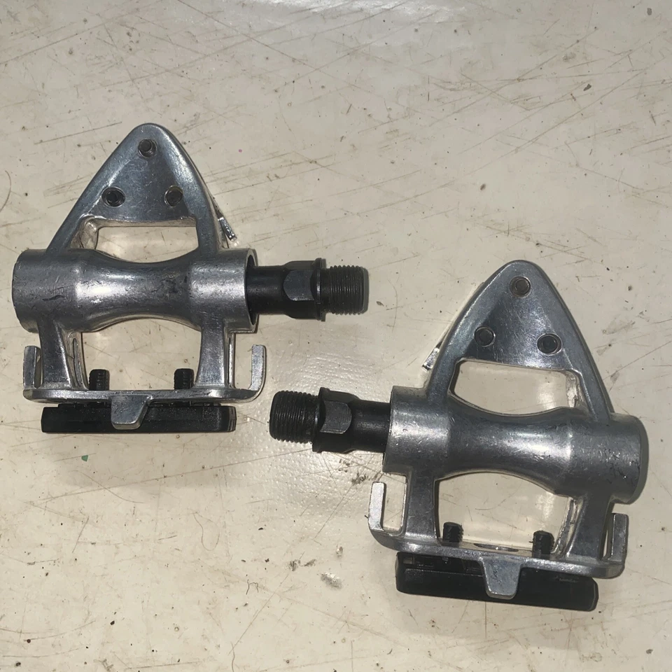 Wellgo LU-209 Road Bike Aluminum 9/16" Toe Clip Pedals Silver Bicycle - Image 4 of 4