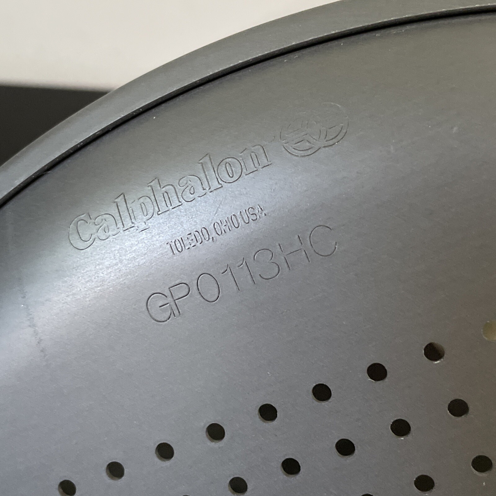 Calphalon 13" Perforated Pizza Pan Grill Griddle Professional Hard Anodized