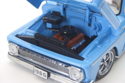 1965 CHEVY C-10 STYLESIDE PICKUP LOWRIDER 1/18 scale DIECAST