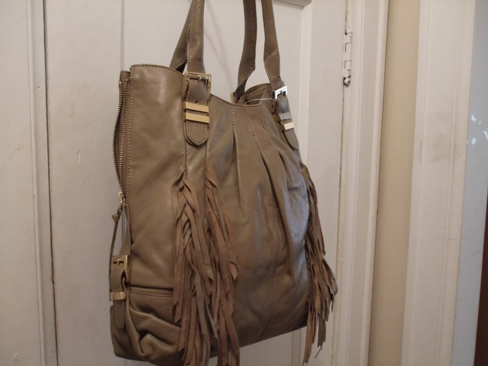 BOLSO DE MANO HOBO HYPE DE CUERO DE CORDERO CON FLECOS, MARRÓN, NUEVO CON ETIQUETAS, GRAN DESCUENTO, BOLSO DE HOMBRO Foto 4 de 4