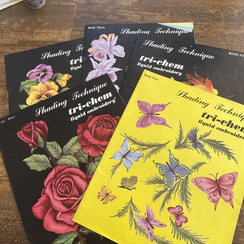 Lot de 18 broderies liquides Tri-Chem vintage des années 70 Lot de 18 broderies liquides Tri-Chem vintage des années 70