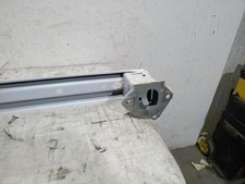 5468928 halter mitte stoßfänger stoßstange h. für TOYOTA YARIS ( P21 PA1 PH1 )