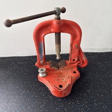 RIDGID Tools USA ~ 25 Bench Yoke Pipe Vise ~ 1/8" to 4"