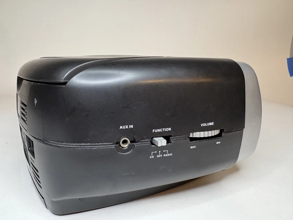 Sylvania портативный проигрыватель компакт-дисков стерео с AM/FM-радио бумбокс SRCD243PL-ASST6  - Изображение 2 из 4