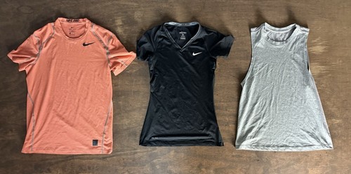 74 NIKE SPORTBEKLEIDUNG HERREN DAMEN JUGEND SHIRTS OBERTEILE HOSE SHORTS GEMISCHTE GRÖSSEN PAKET - Bild 17 von 19