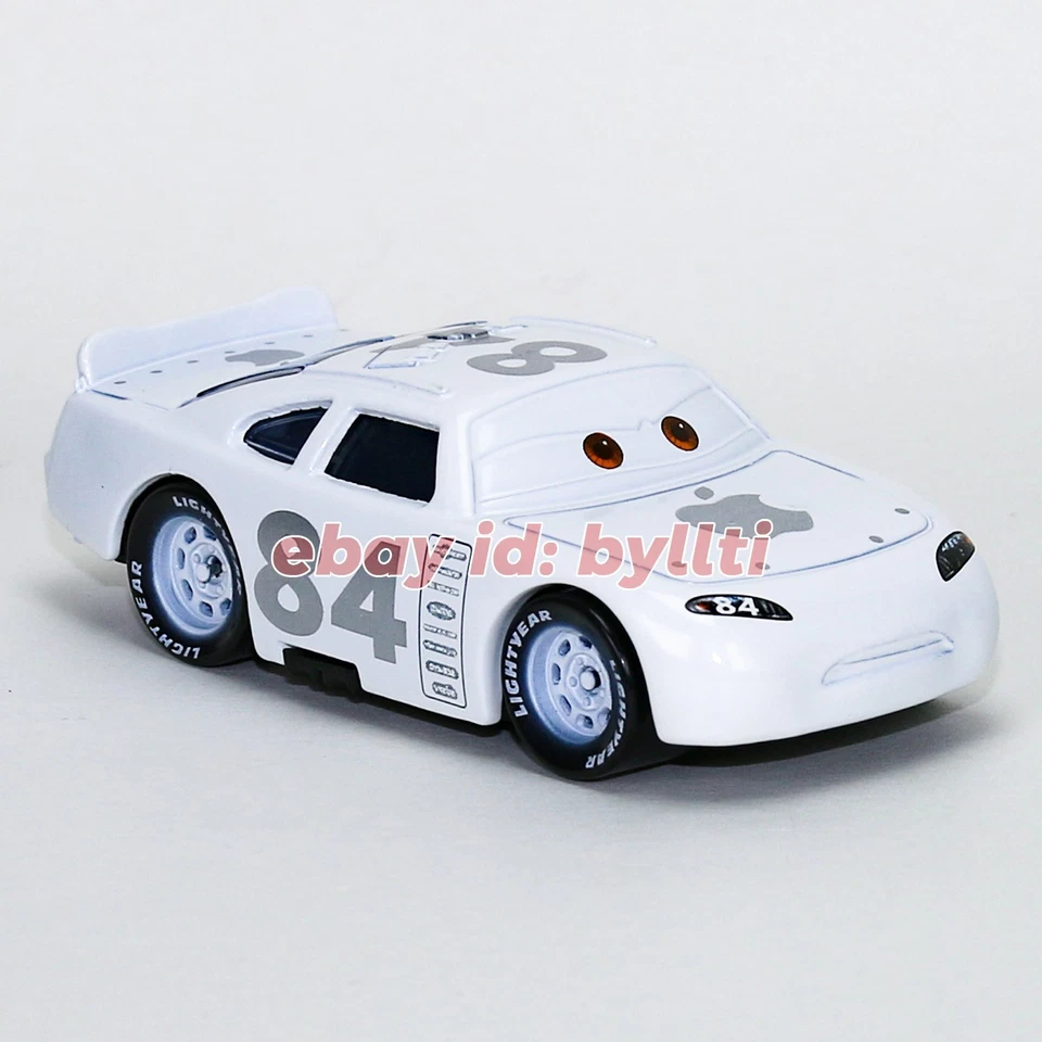 Mattel Disney Pixar Cars No.84 Apple Car 1:55 Diecast Car Toy Vehicle, NUEVO Suelto Foto 3 de 4