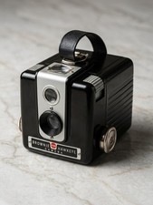 Vintage Kodak Hawkeye Box Brownie Camera Non Flash model with surprise-see NOTE