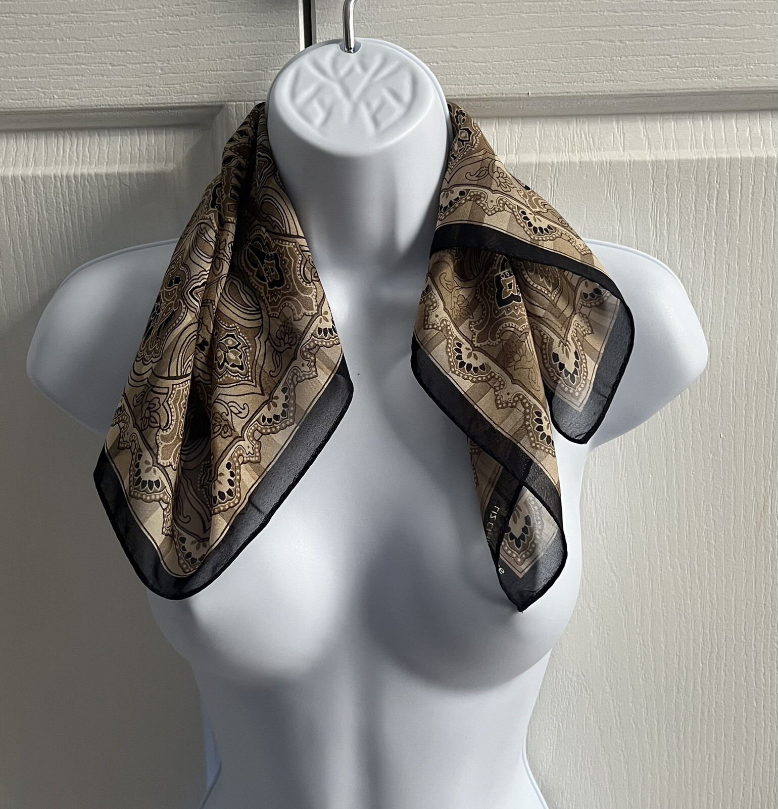 Liz Claiborne Vintage Brown And Black Scarf. Square 20x20.