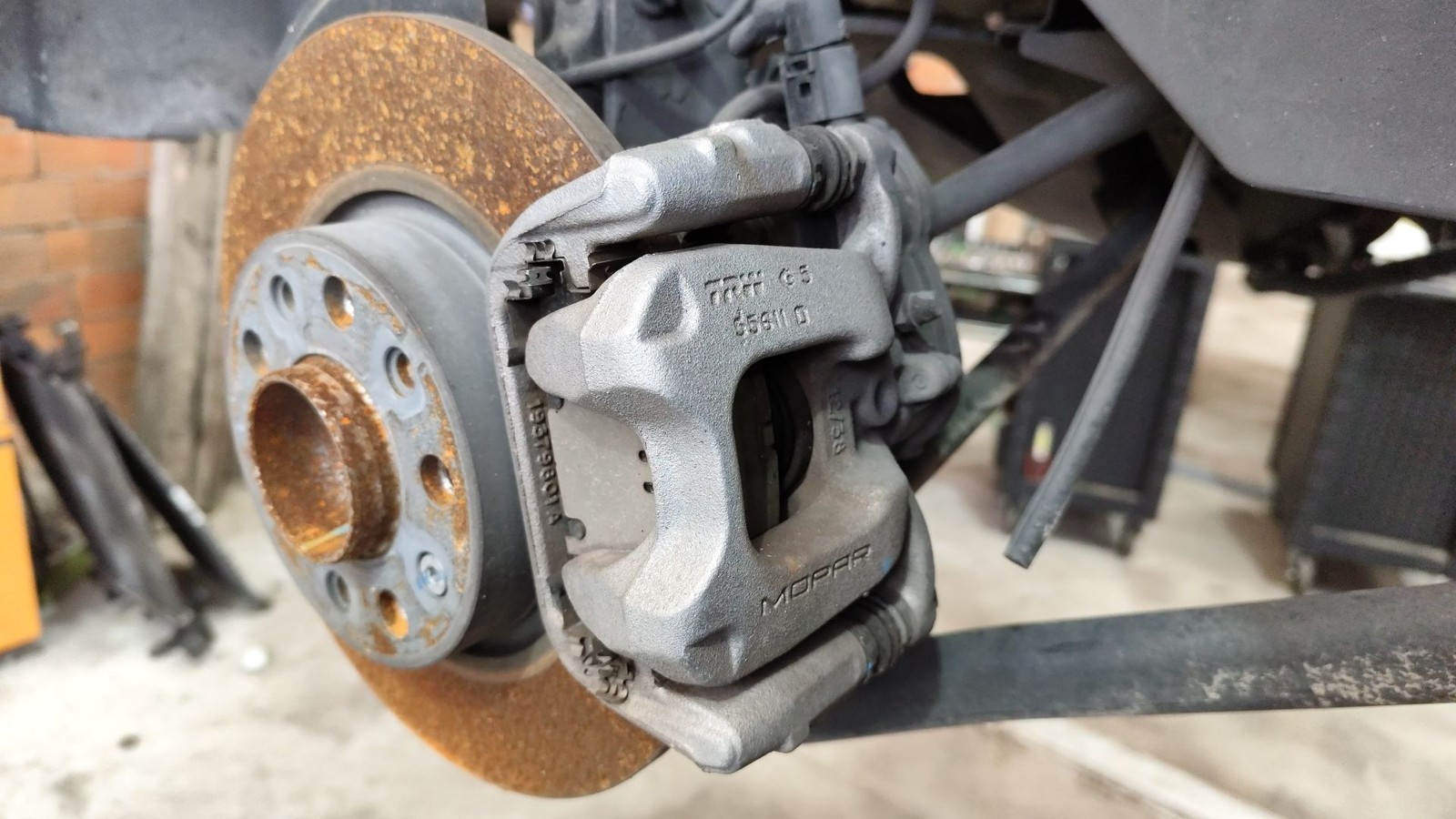 68338708AA REAR RIGHT BRAKE CALIPER / 222306 FOR JEEP COMPASS MP, M6, MV, M