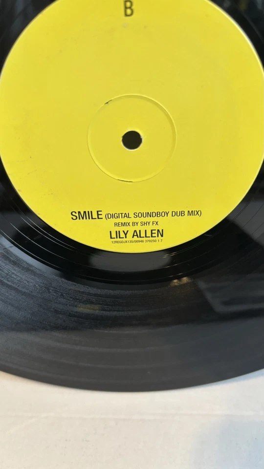 LILY ALLEN- SMILE - RARE 12" SHY FX REMIX DUBMIX 12REGDUX135 -Promo Vinyl - Image 2 of 4