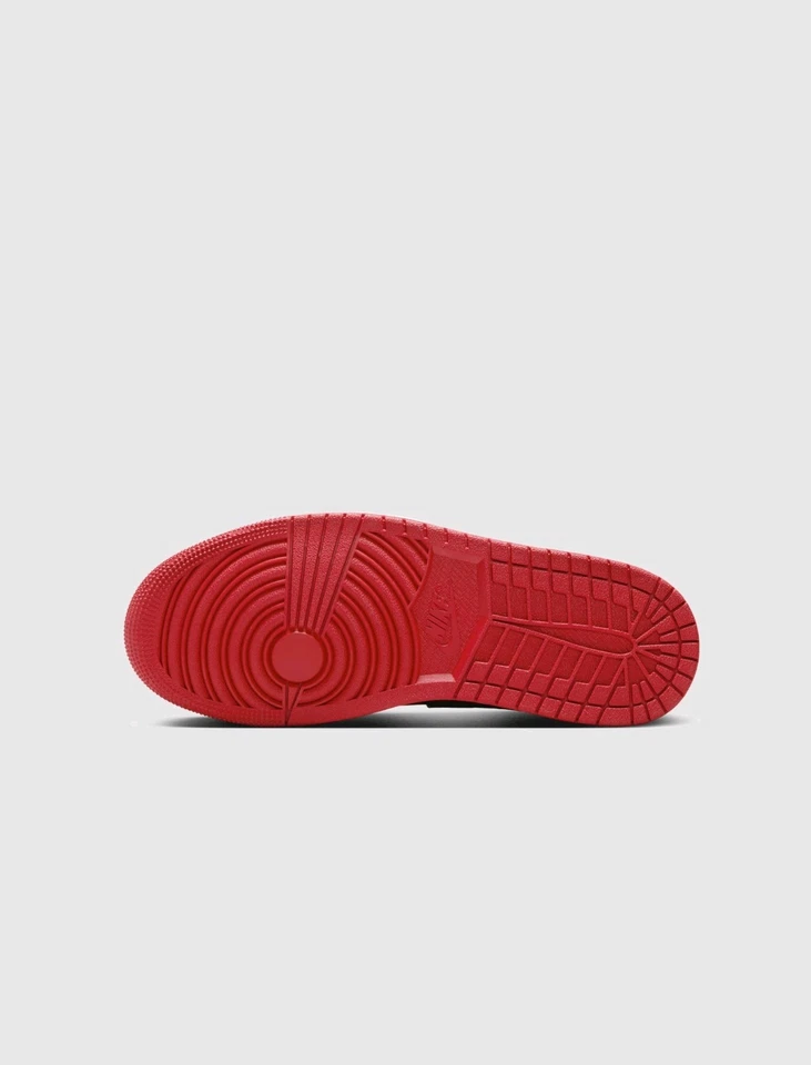 Mujer Air Jordan 1 Retro Bajo OG - Negro/Verde - Rojo Universitario (Talla 12) Foto 4 de 4