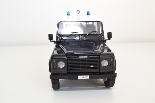 B81 1:18 UNIVERSAL HOBBY LAND ROVER DEFENDER 90 CARABINIERI POLIZIA OTTIME CO... - Foto 3 di 14