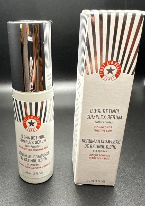 FIRST AID BEAUTY 0.3% Retinol Complex Serum with Peptides NIB
