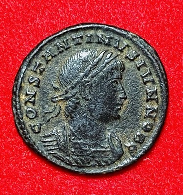 Constantine II AE Follis Constantinople AD 333-335, GLORIA EXERCITVS, R2 IN RIC