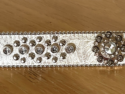 Blazin Roxx Silver Embossed Concho Crystal Belt szXL Blazin Roxx Metallic Silver Concho And Crystal Floral Belt  main image 4