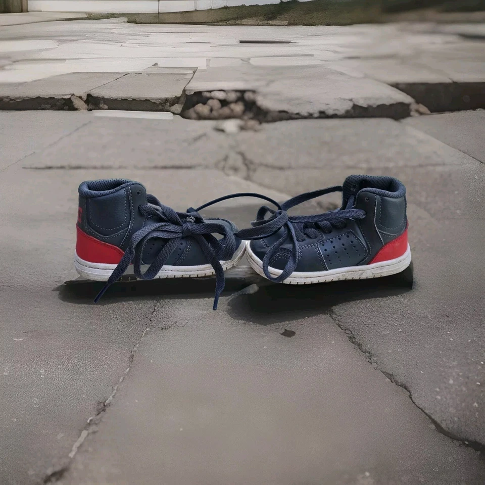 Zapatos de bebé DC talla 5 de Estados Unidos Foto 3 de 4