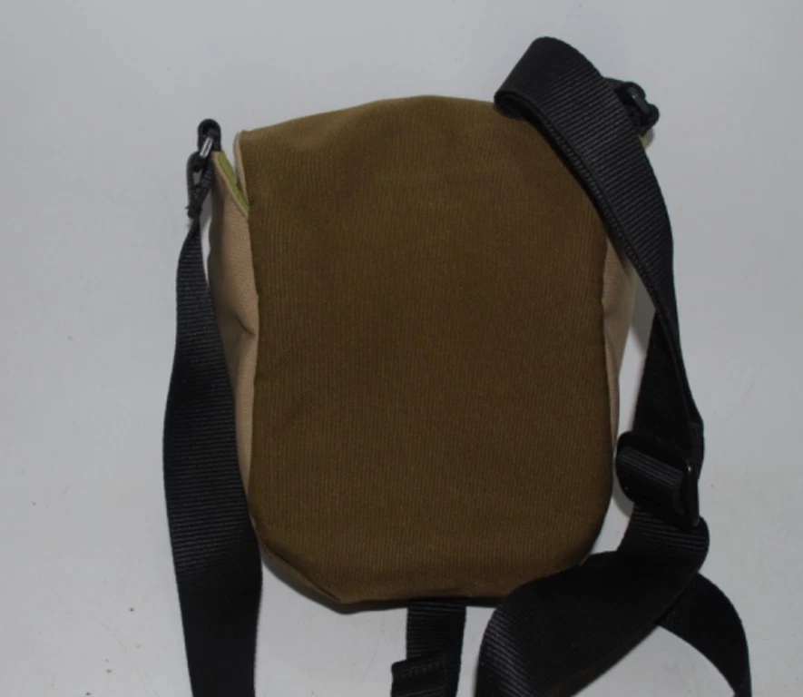 Crumpler “The two Million Dollar Home” Camera Shoulder Bag – Green – Compact - Image 3 of 4