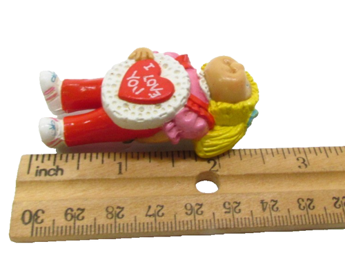 Vintage Cabbage Patch Girl PVC Figur Girl Holding Heart Figure Cake Topper - Bild 4 von 4