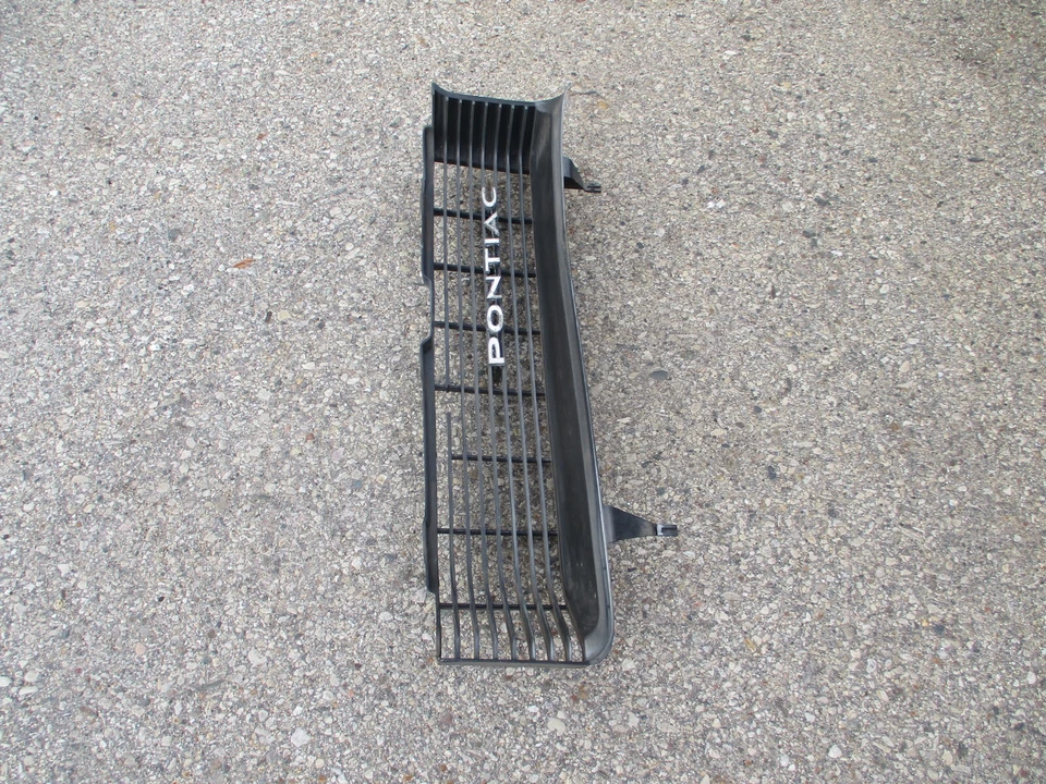 Pontiac Bonneville Catalina 1967 ejecutivo frontal izquierda parrilla lateral sección 9786708 Foto 4 de 4