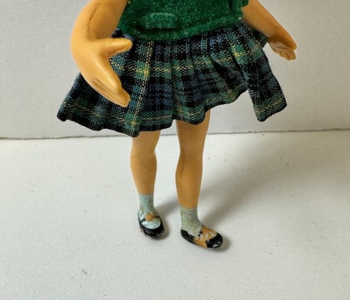 Vintage Dolly Darlings Susie School Days Molded Hair -1960s - Picture 3 of 11