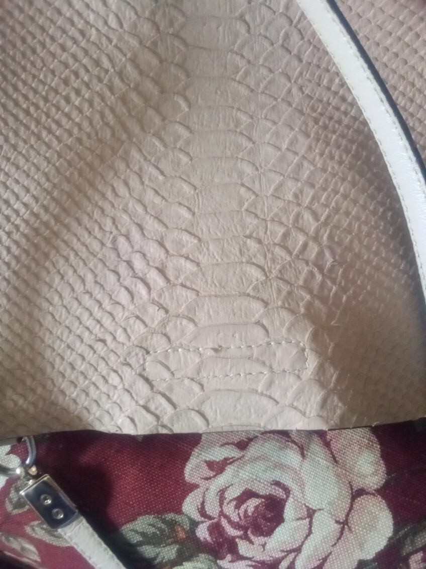 COACH MADISON EMBOSSED PYTHON Large soft beige pi… - image 3