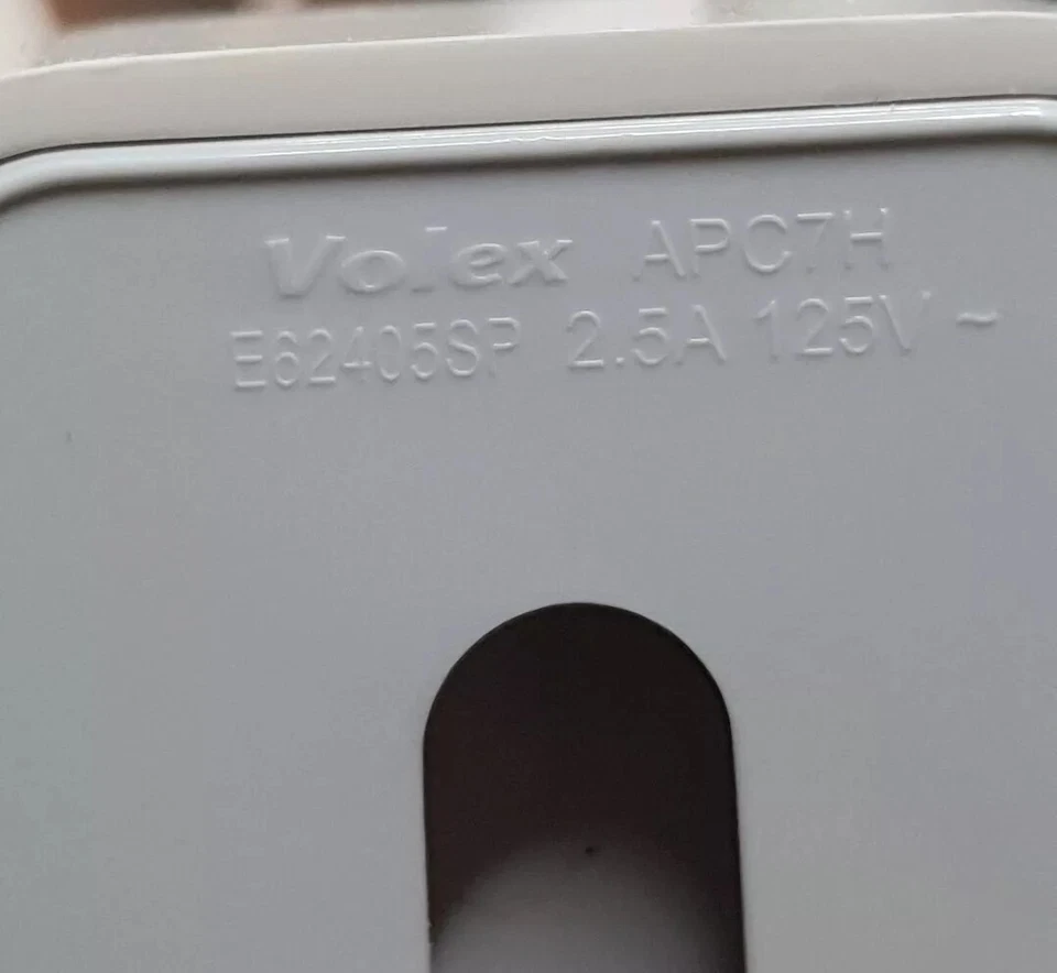 VOLEX #APC7H 6' POWER CORD EXTENSION FOR APPLE MACBOOK 2.5A 125V PREOWNED  - Image 3 of 4