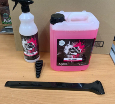 5 Liter Muk Junkie MX Off Road 2 Takt Reiniger, Schlammschaber, Auspuff Spund Kombi