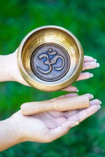 Genuine Singing Bowl - 'OM', 'AUM' Symbol Singing Bowl Tibetan Chakra Bells