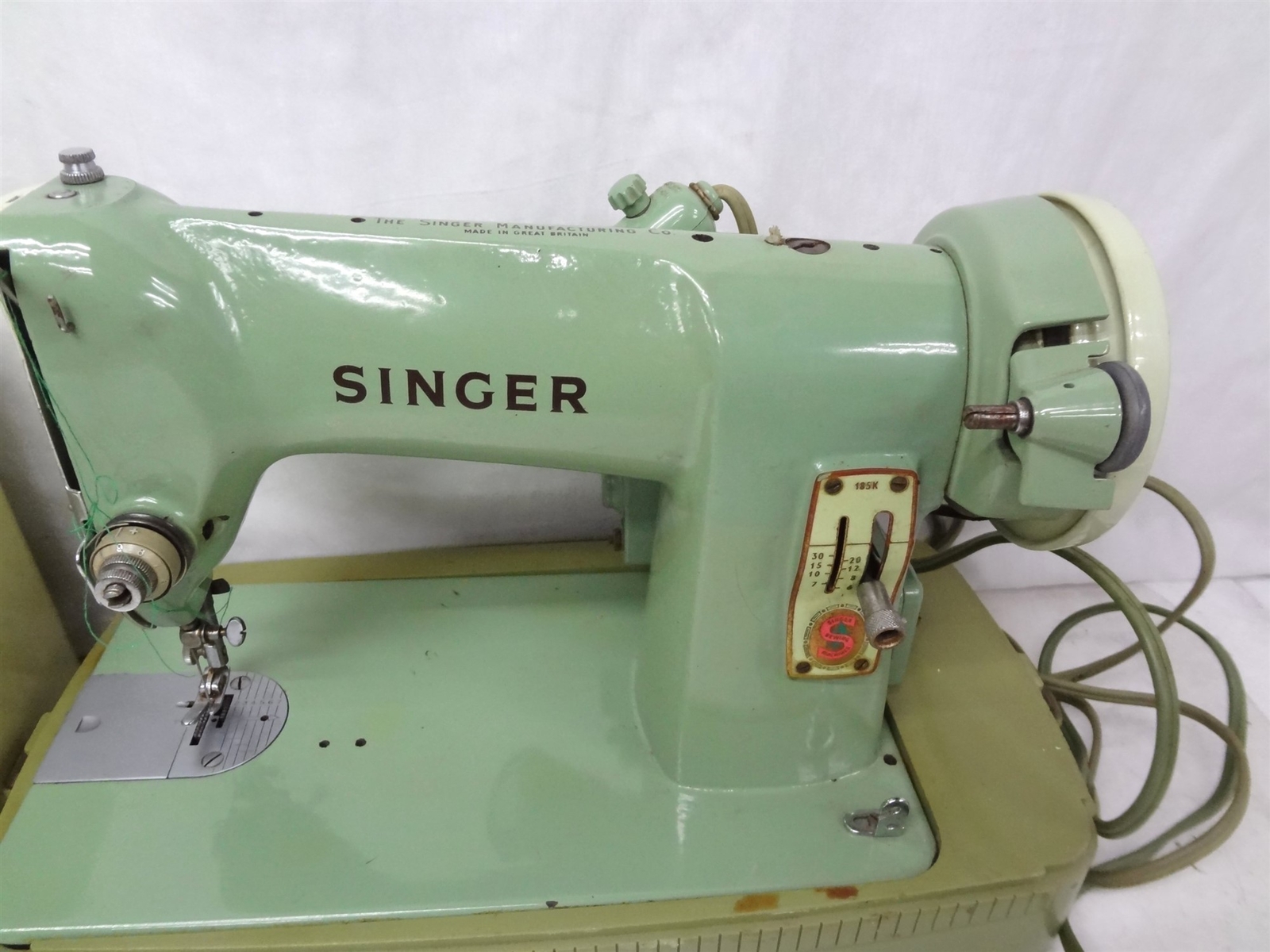 Singer Vintage Model 185K RFJ88 Sewing Machine W/ Cover & Pedal