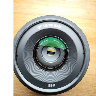 Sony DT 35mm f1.8 SAM Lens for APS-C cameras (SAL35F18) Language