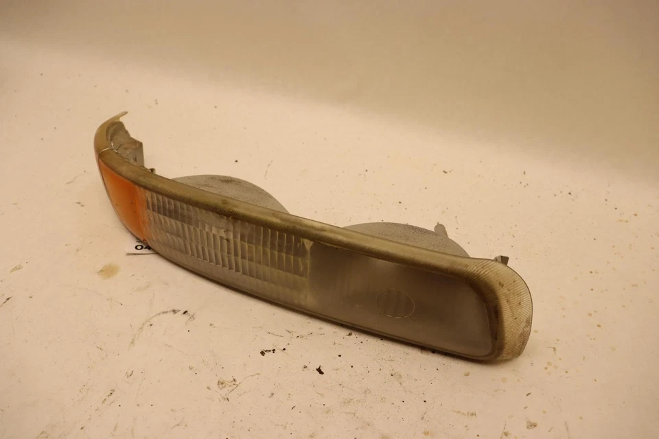 CHEVY TAHOE 2000-2006 PASAJERO DELANTERO DERECHO ESTACIONAMIENTO INTERMITENTE LUZ LÁMPARA OEM Foto 2 de 4