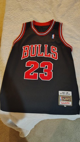 Mitchell & Ness Chicago Bulls Michael Jordan #23 NBA Men’s Jersey Size 46