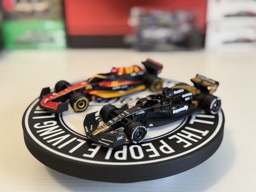 2025 F1 McDonald’s Set: F1 Formula 1 APX Movie Car + F1 Formula 1 McDonald’s Set - Picture 2 of 2