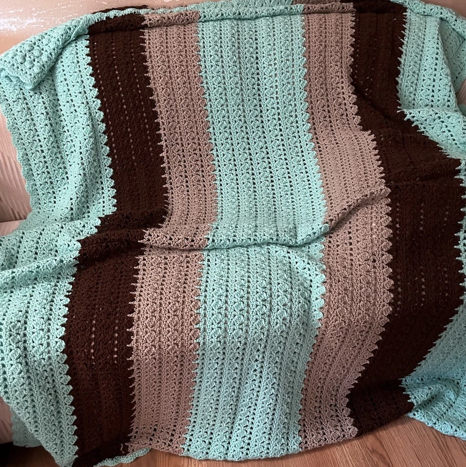 Vintage hecho a mano afgano años 70 verde menta, beige y marrón tiro ~ 64x84 pulgadas Foto 4 de 4