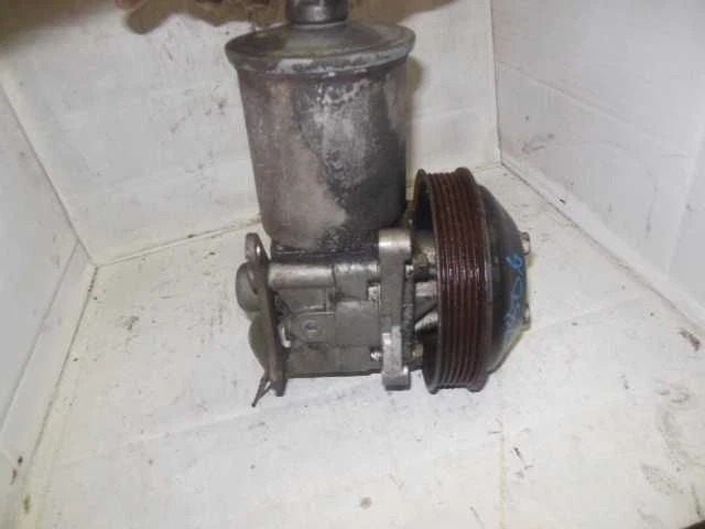 Power Steering Pump 1994 95 Mercedes Benz C220 - Image 3 of 3