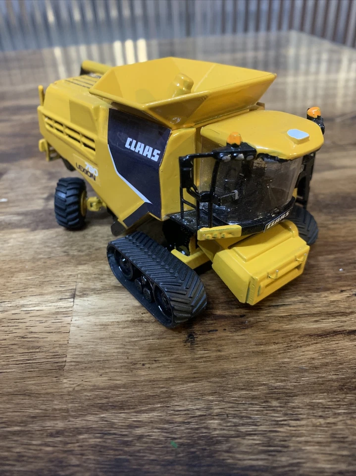 1/64 custom yellow claas lexion 780 track combine farm toy  - Image 3 of 4