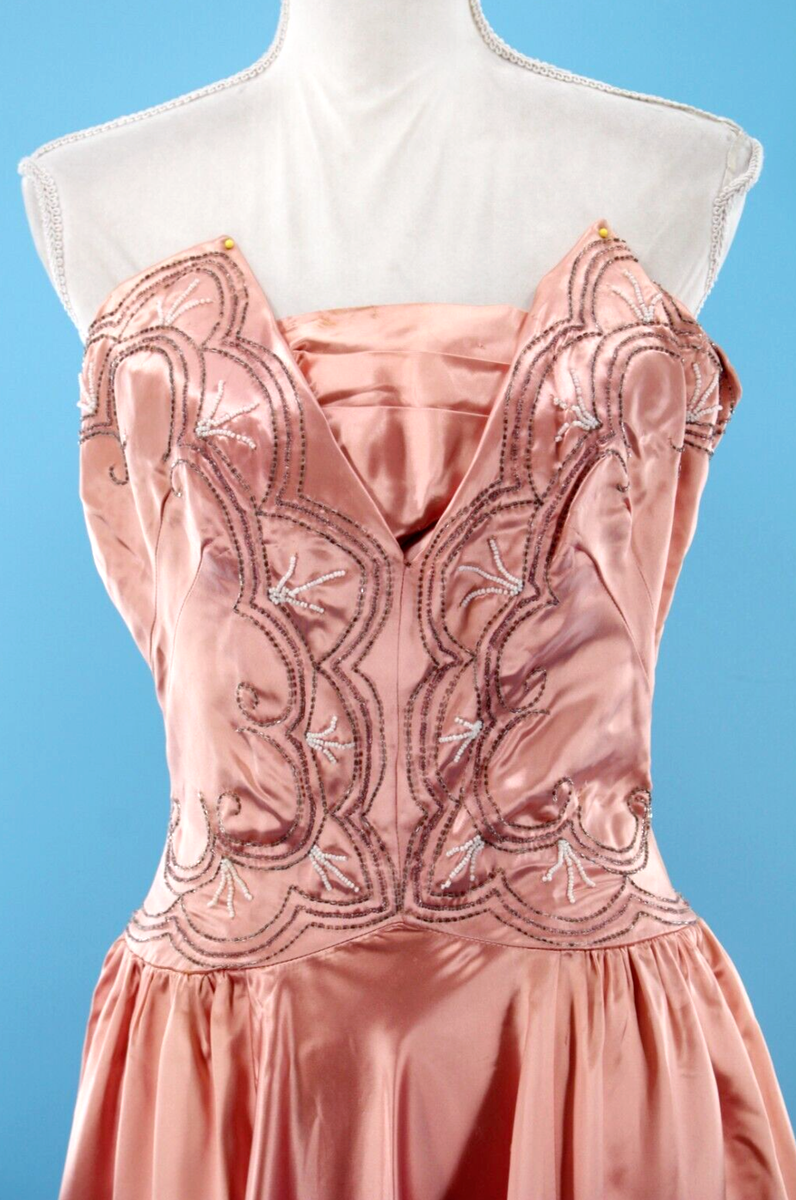 Vtg Women's 40s Salmon Pink Beaded Formal Gown W/ Shrug Sz S/M 1940s Prom Dress | eBay Vtg Women's 40s Salmon Pink Beaded Formal Gown W/ Shrug Sz S/M 1940s Prom Dress | eBay