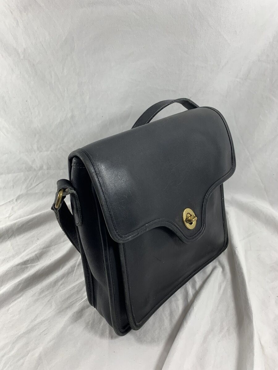 RARE Vintage COACH black leather front flap shoulder bag RARE Vintage COACH black leather front flap shoulder bag