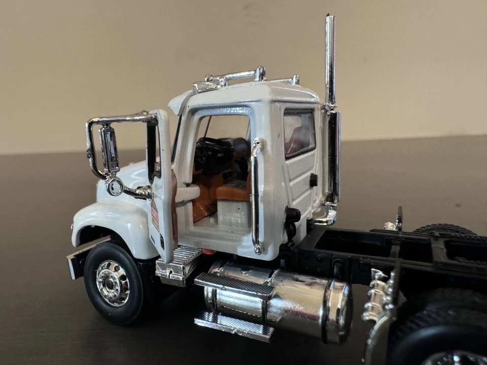 1/64 DCP/First Gear Mack Granite- White: Casey General Stores - Image 4 of 4