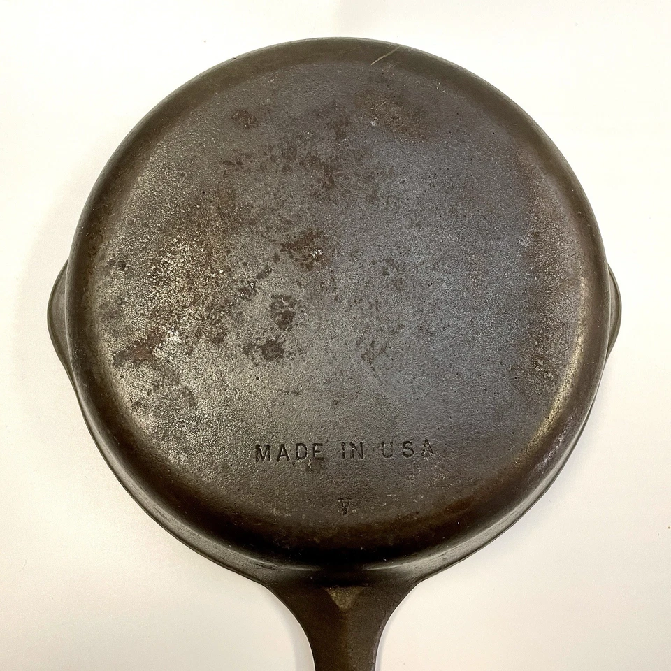 Parrilla de hierro fundido Wagner 9" sin marca excelente hecha en EE. UU. sello 'V' camping Foto 4 de 4