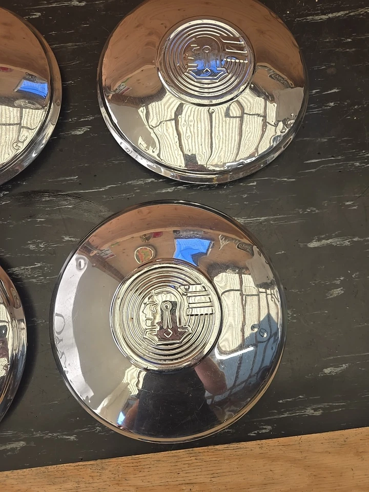 Juego de 4 tapacubos de plato para perros Pontiac Streamliner 1947-48 cupé/Star Chief OEM 4 10" Foto 2 de 4