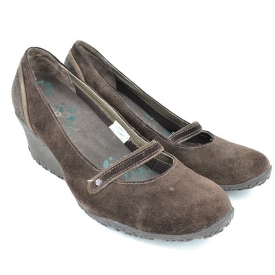 vkc chappals factory