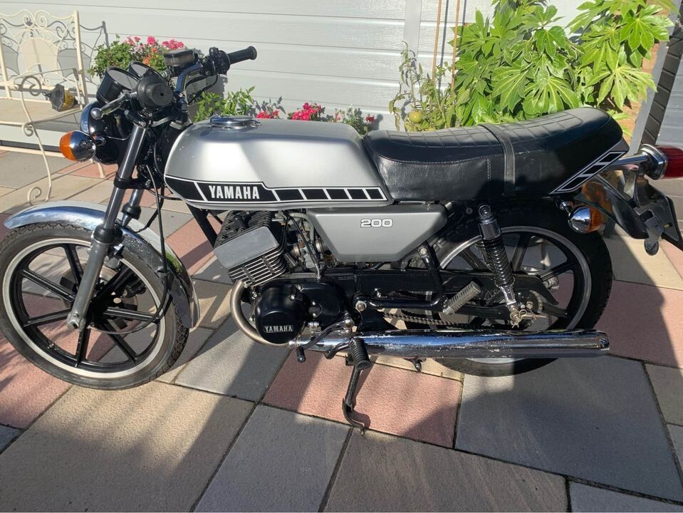 1978 Yamaha RD200 DX Electric and Kick Start Bike Years 1970s